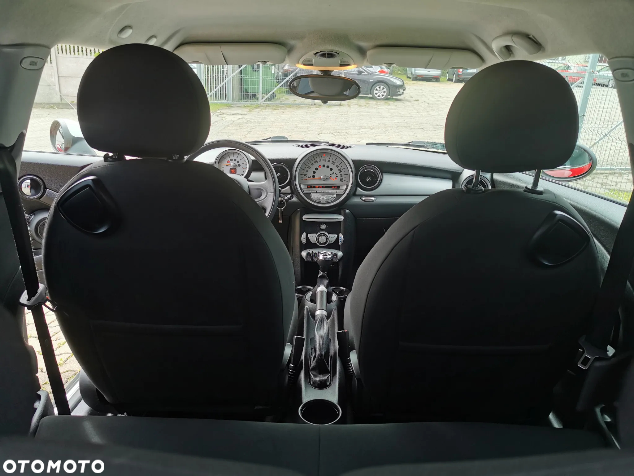 MINI Cooper Standard - 13