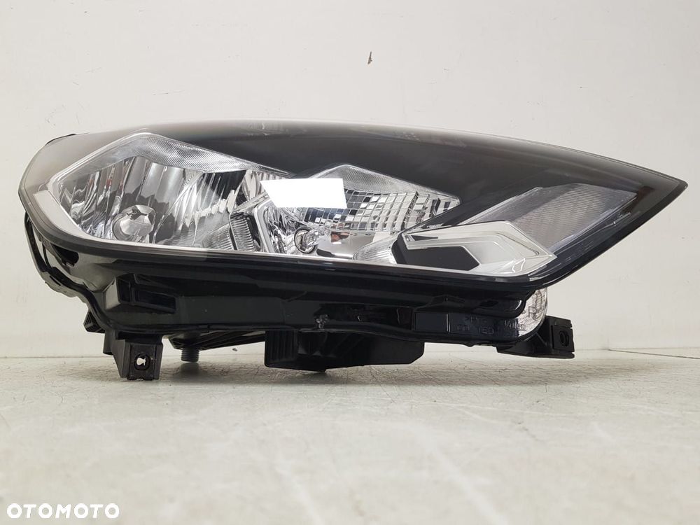 AUDI A1 II 82A 19-24 LAMPA PRAWA PRZEDNIA PRZÓD ZWYKŁA REFLEKTOR 82A941004 EUROPA - 4
