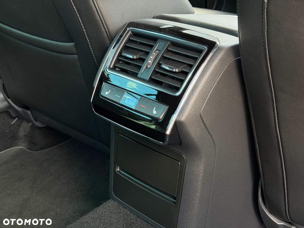 Skoda Superb 2.0 TDI SCR L&K DSG - 28