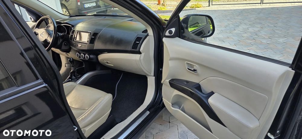 Mitsubishi Outlander 2.2 DI-D 4WD Instyle - 10