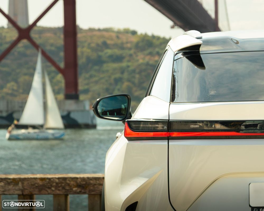 Lexus RZ 450e Premium Monotone c/ mala elétrica - 22