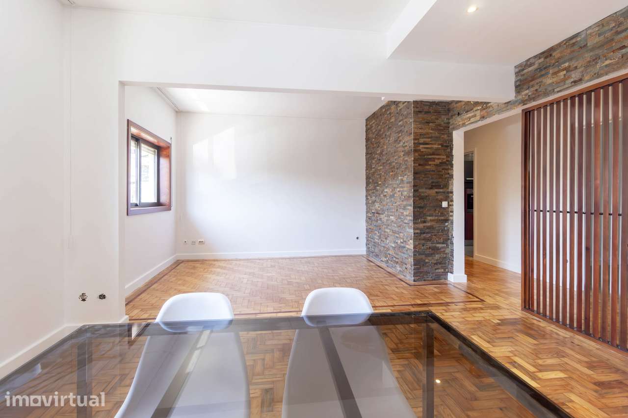 Apartamento T3 convertido em T2 - 76 M2 - Grande imagem: 3/24