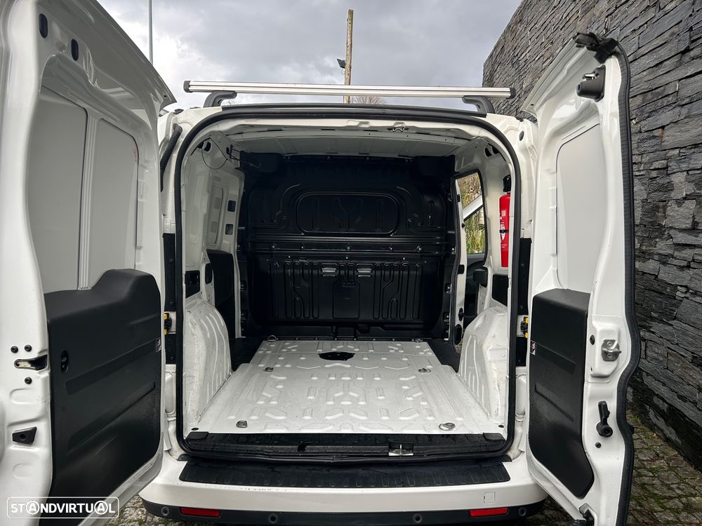 Fiat Doblo 1.6 Diesel 3 lugares Iva Dedutivel - 20