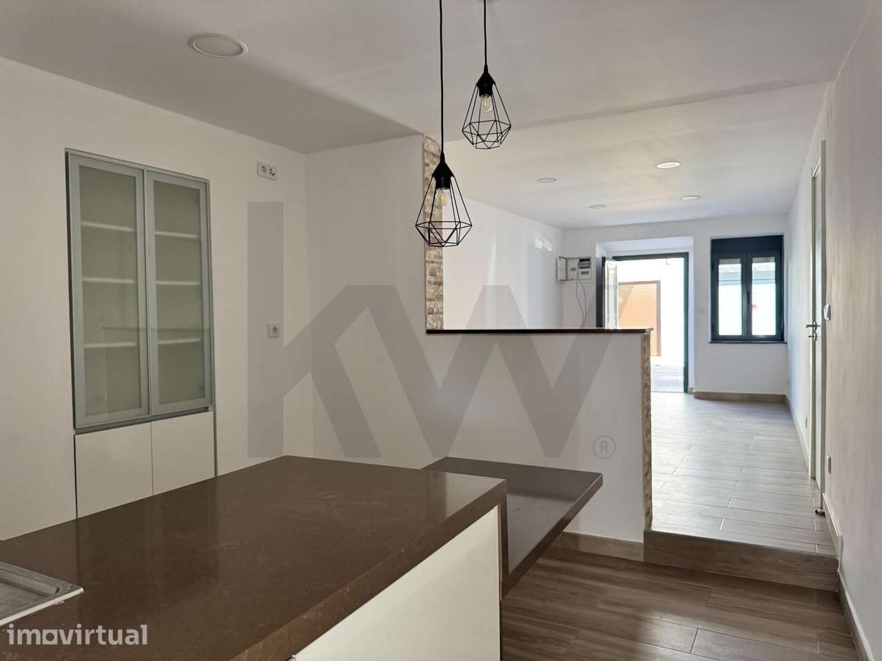 T1 remodelado para arrendamento em Paio Pires, com amplo terraço - Grande imagem: 4/32