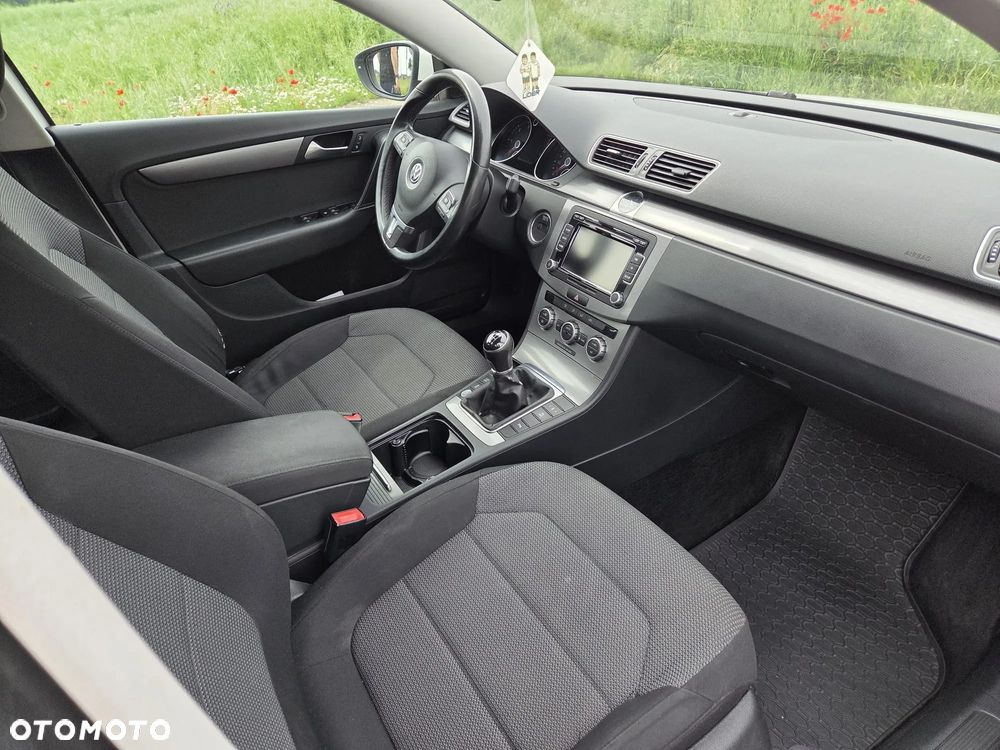 Volkswagen Passat 2.0 TDI Comfortline - 4