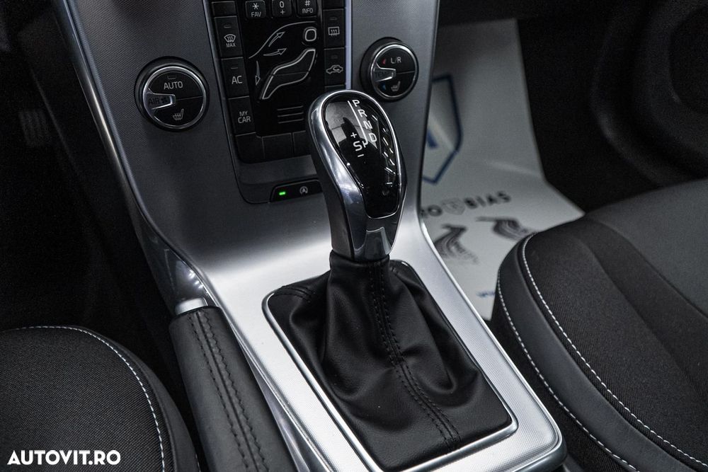 Volvo V40 D3 Geartronic Momentum - 20