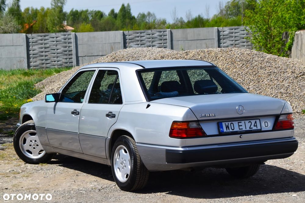 Mercedes-Benz Klasa E - 39