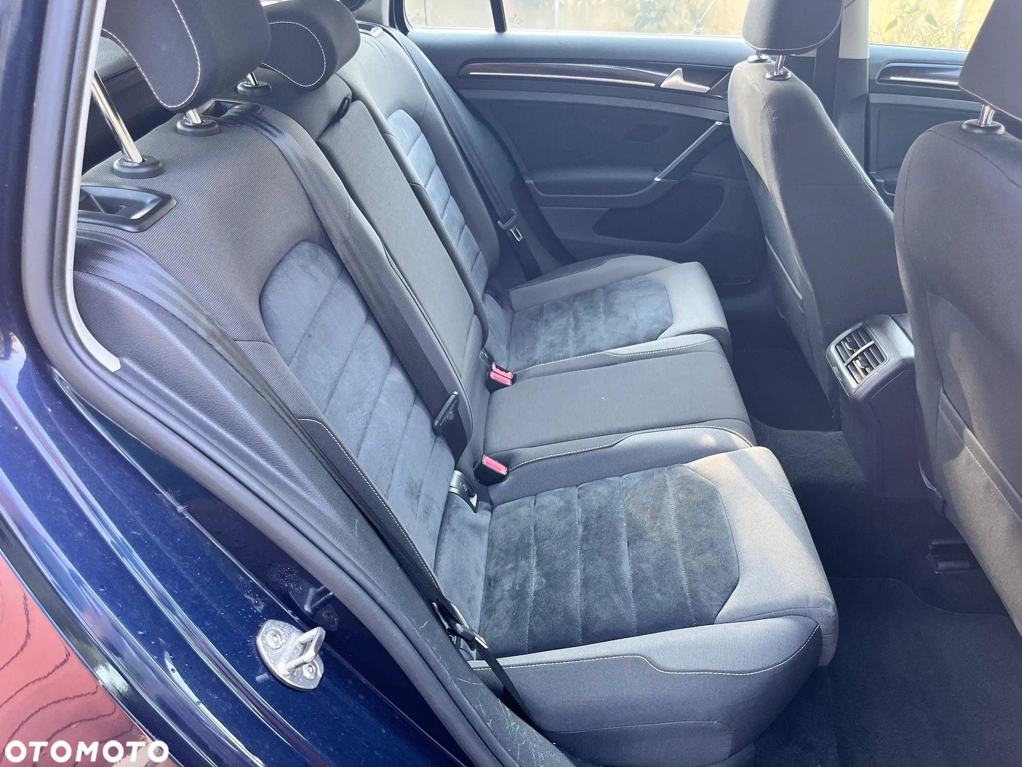 Volkswagen Golf 2.0 TDI BlueMotion Technology DSG Highline - 13
