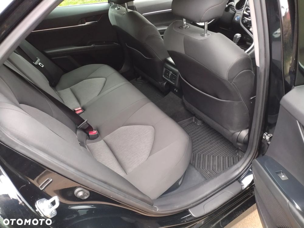 Toyota Camry 2.5 Hybrid Comfort CVT - 18
