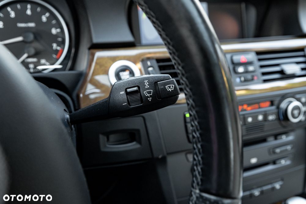 BMW Seria 3 330xi - 33