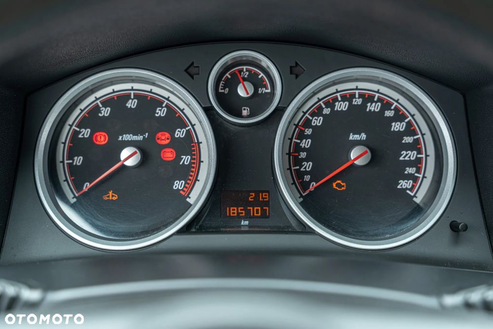 Opel Astra GTC 1.8 Sport - 25