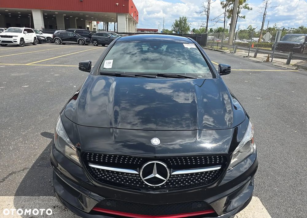 Mercedes-Benz CLA 250 4Matic 7G-DCT AMG Line - 3