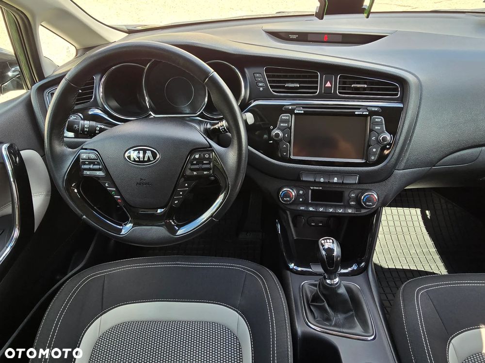Kia Ceed - 12