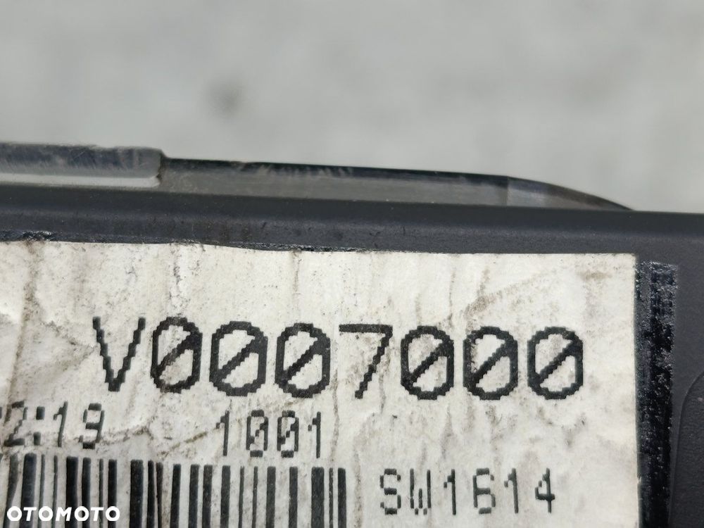 LICZNIK VW PASSAT B6 3C0920860K V0007000 1.9 TDI - 3