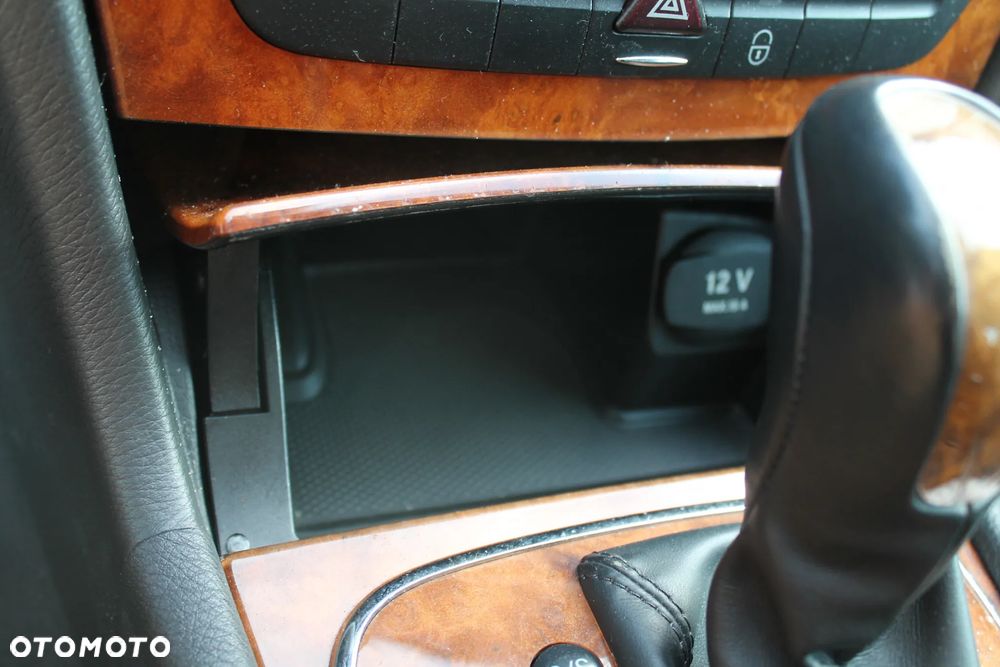 Mercedes-Benz Klasa E 350 7G-TRONIC Avantgarde - 24
