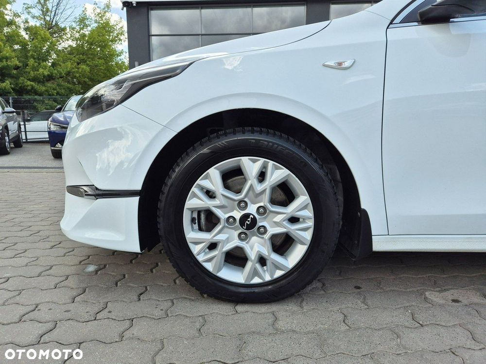 Kia Ceed 1.5 T-GDI M - 12