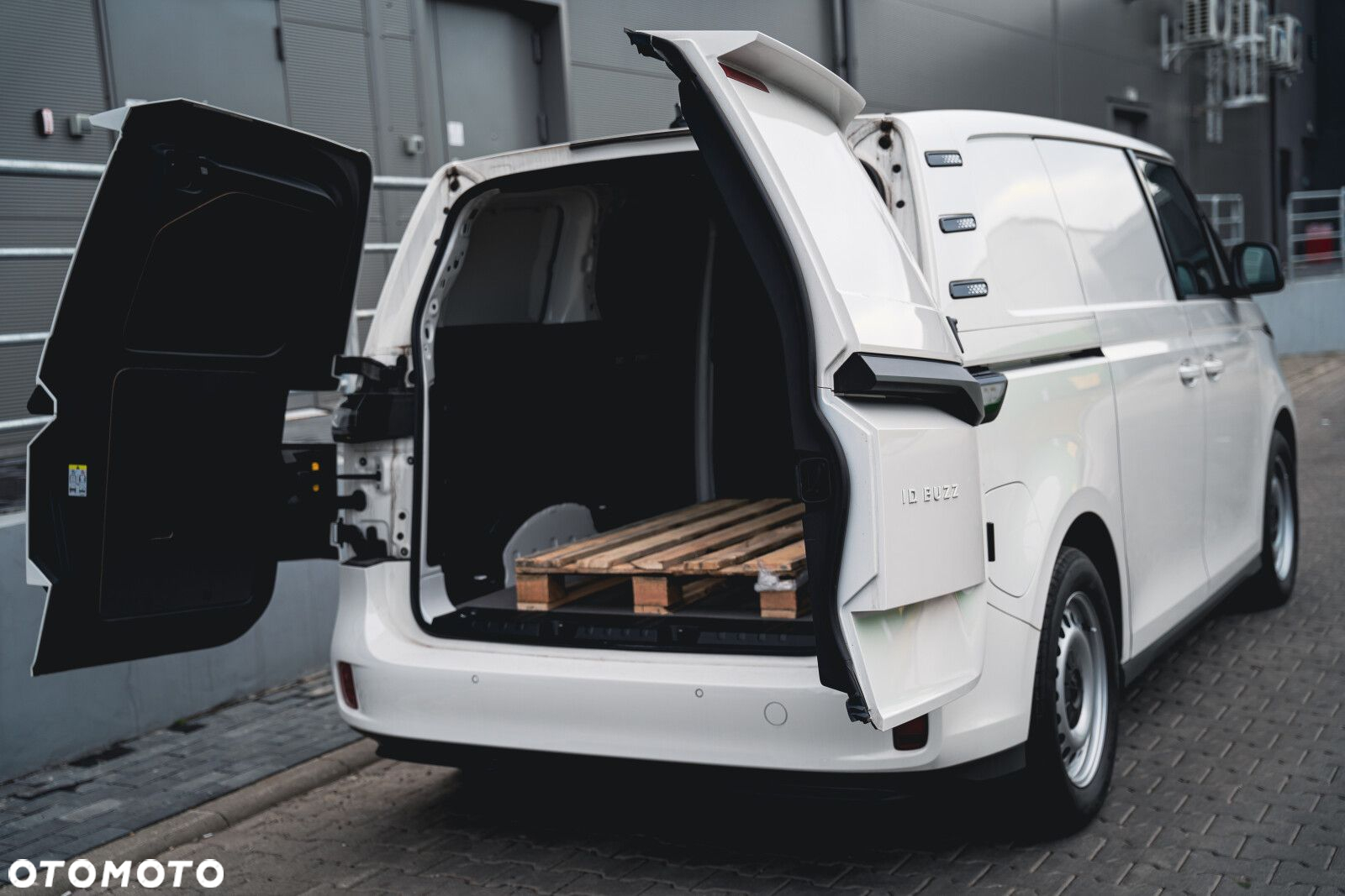 Volkswagen ID. Buzz Cargo L1 204 KM - 22
