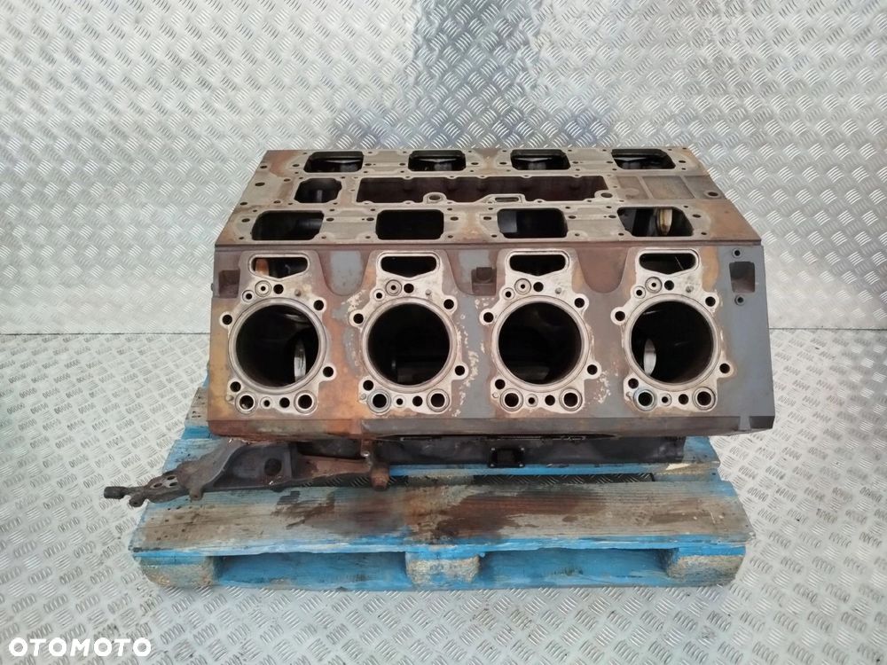 BLOK SILNIKA SCANIA V8 500 - 1