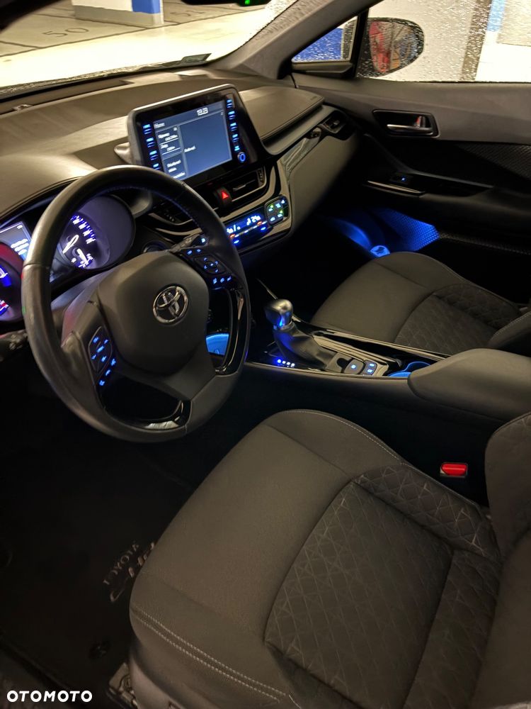 Toyota C-HR 2.0 Hybrid Black Edition - 4
