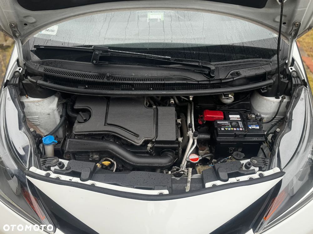 Toyota Aygo x-play touch - 10
