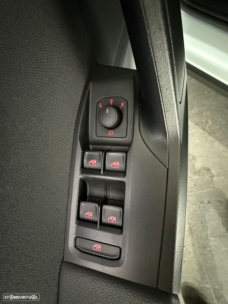 SEAT Arona 1.0 TSI FR - 31