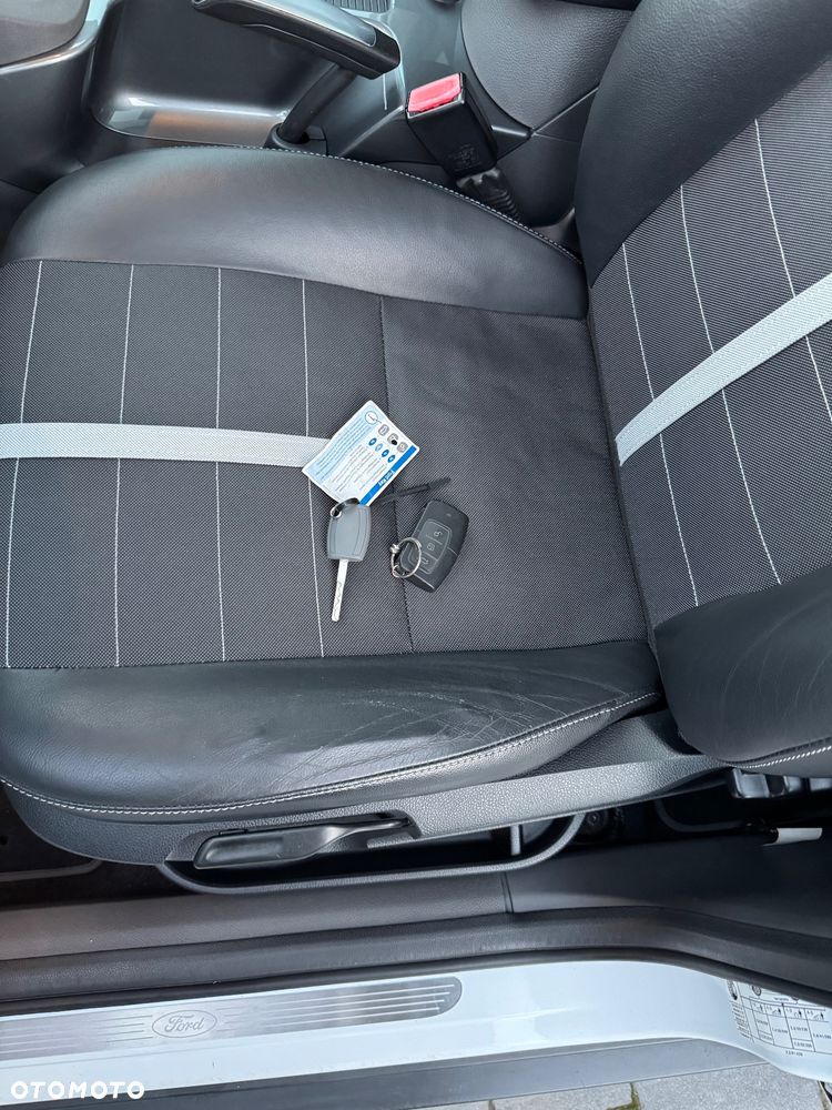 Ford Kuga 2.0 TDCi 4x4 Titanium - 16