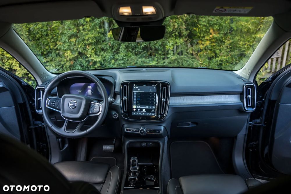 Volvo XC 40 B3 Plus Dark - 3