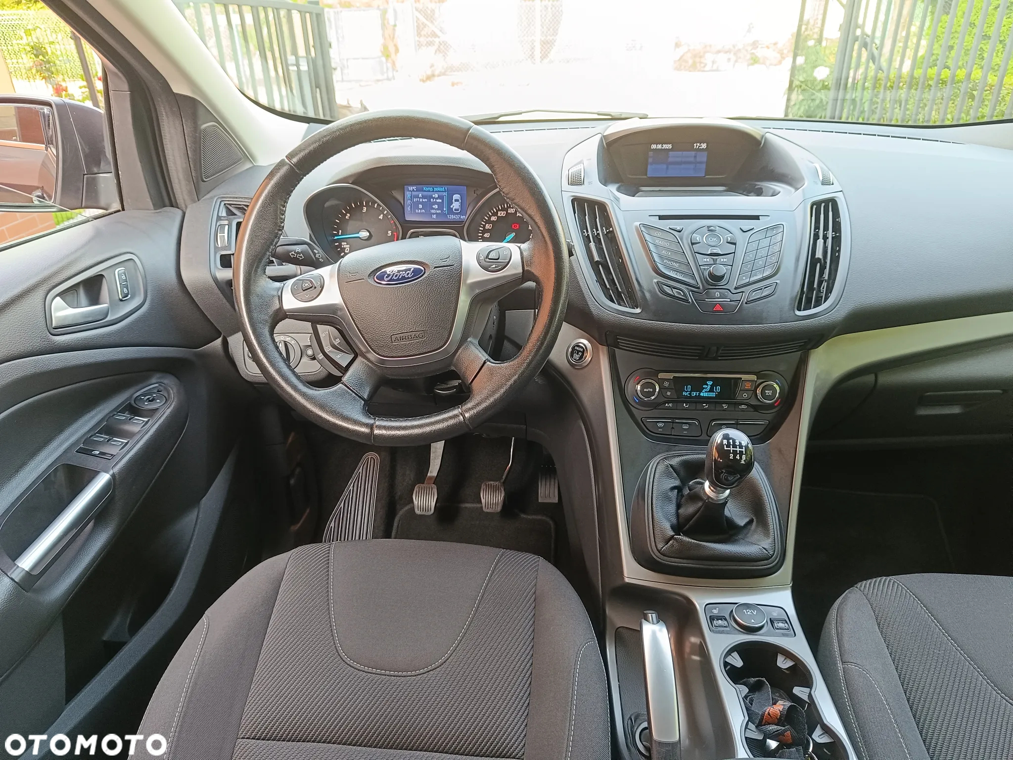 Ford Kuga 2.0 TDCi 2x4 Titanium - 17