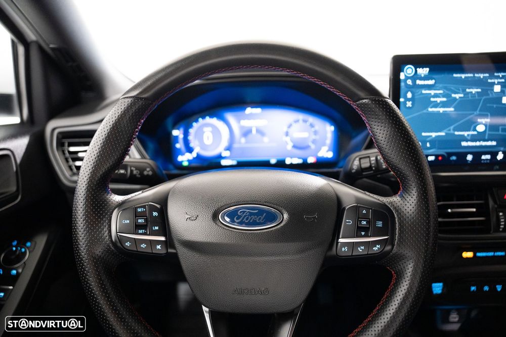 Ford Focus 1.0 EcoBoost MHEV ST-Line - 19