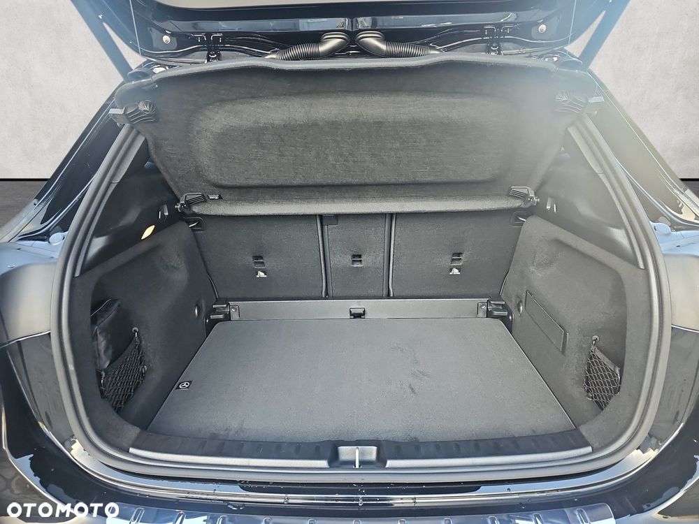 Mercedes-Benz GLA - 16