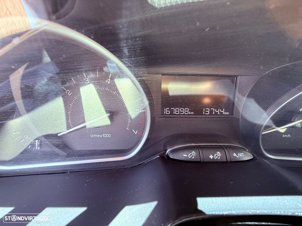 Peugeot 208 1.2 PureTech Style - 23