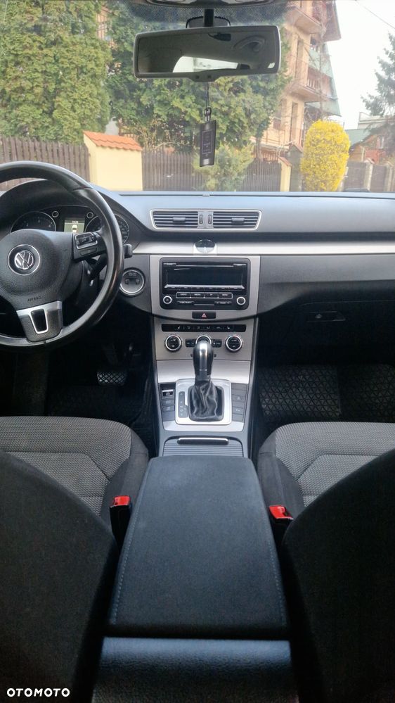 Volkswagen Passat - 13