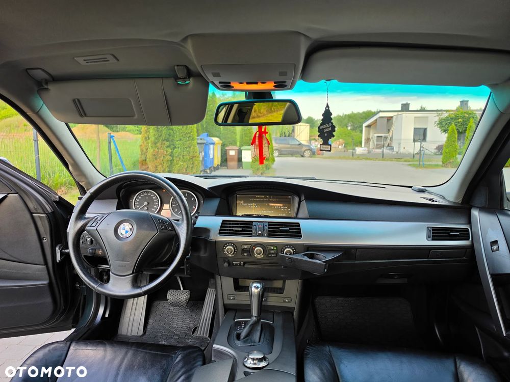 BMW Seria 5 525d - 9