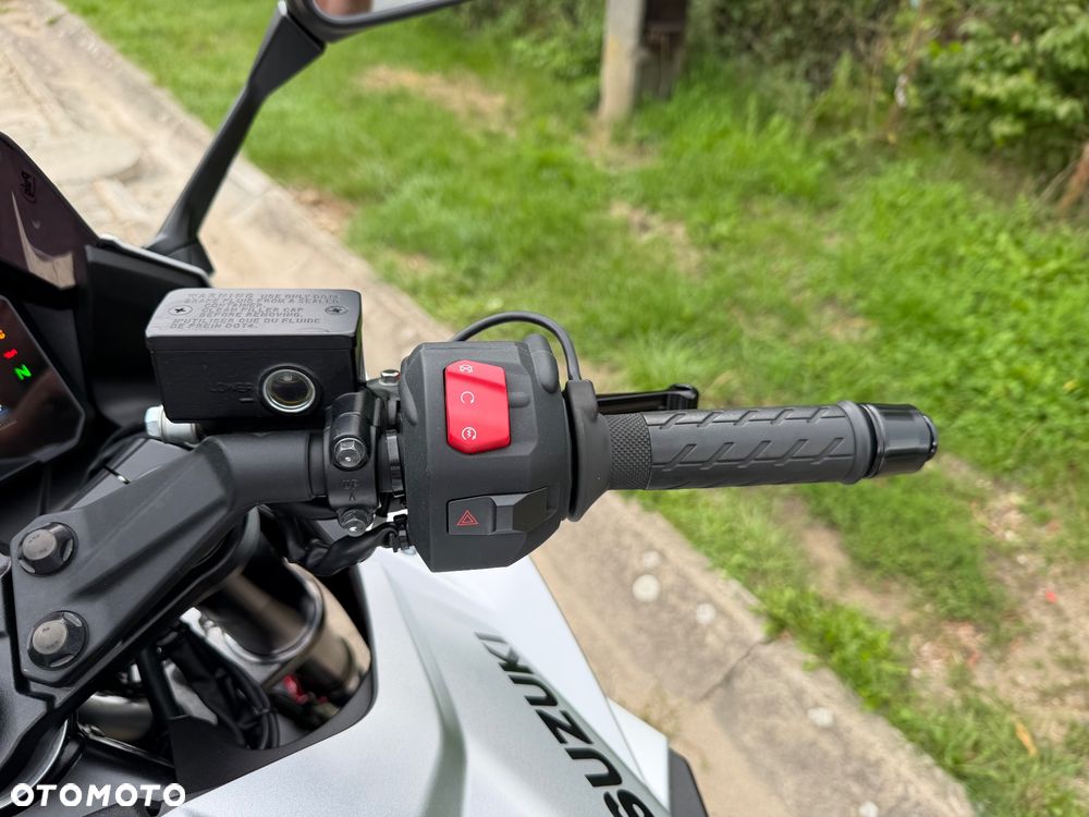 Suzuki GSX - 16