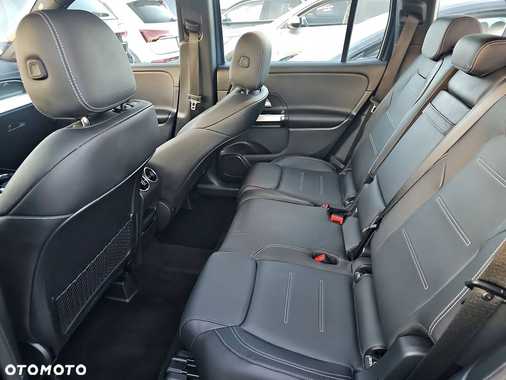 Mercedes-Benz GLB 250 4Matic 8G-DCT AMG Line - 13