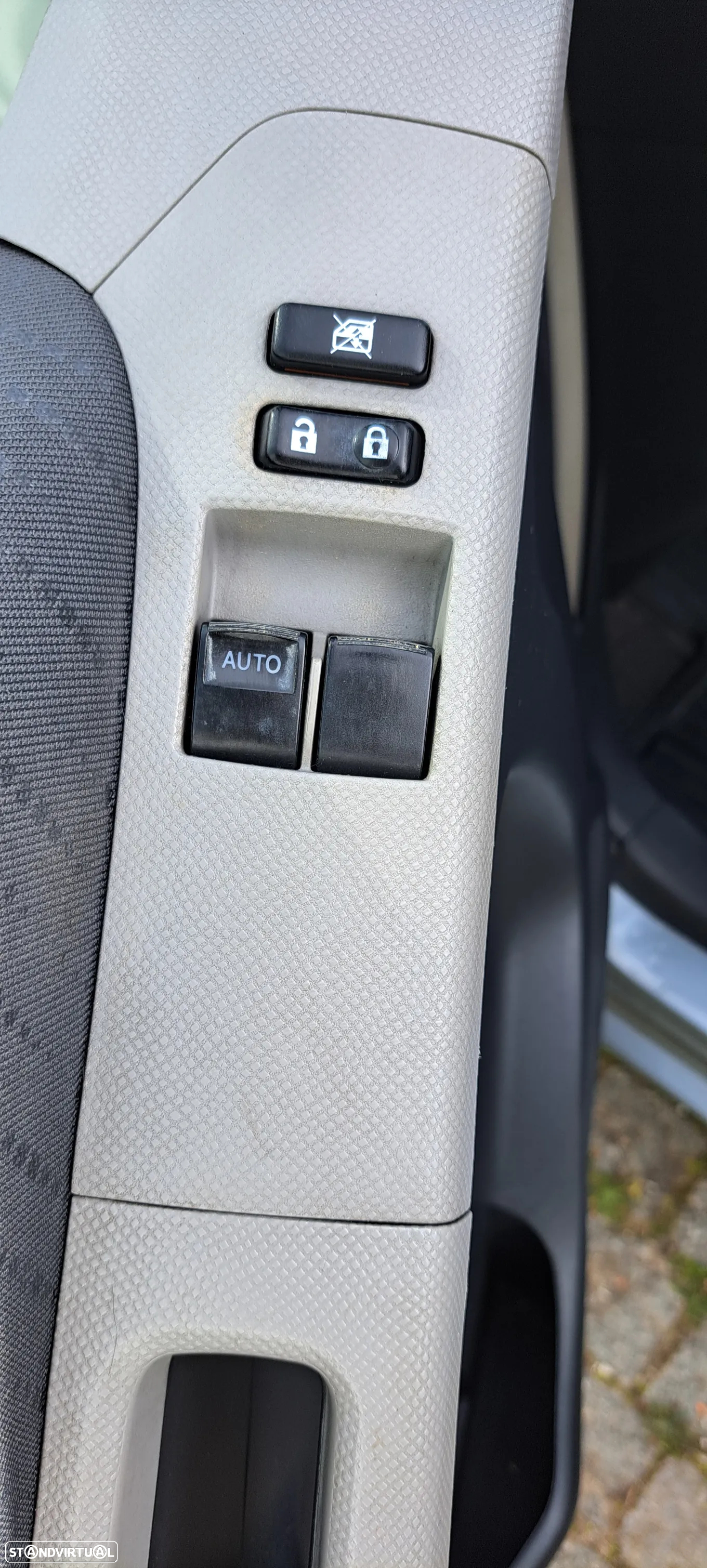 Toyota Yaris 1.4 D-4D AC Manual - 32