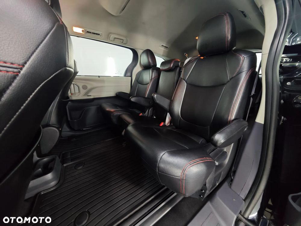Toyota Sienna - 7