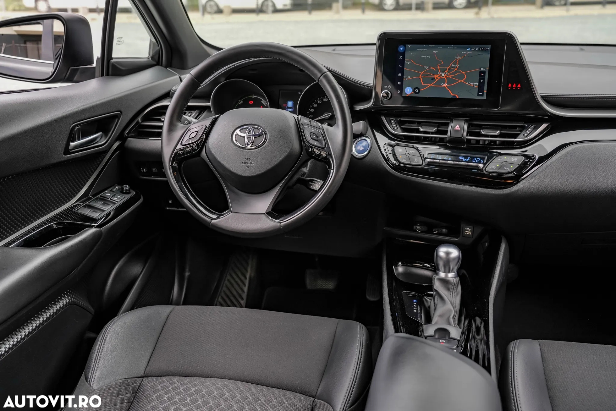 Toyota C-HR 1.8 Hybrid Team Deutschland - 14