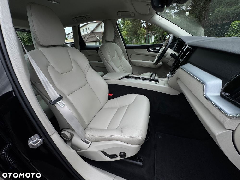 Volvo XC 60 B4 D AWD Geartronic Momentum Pro - 7