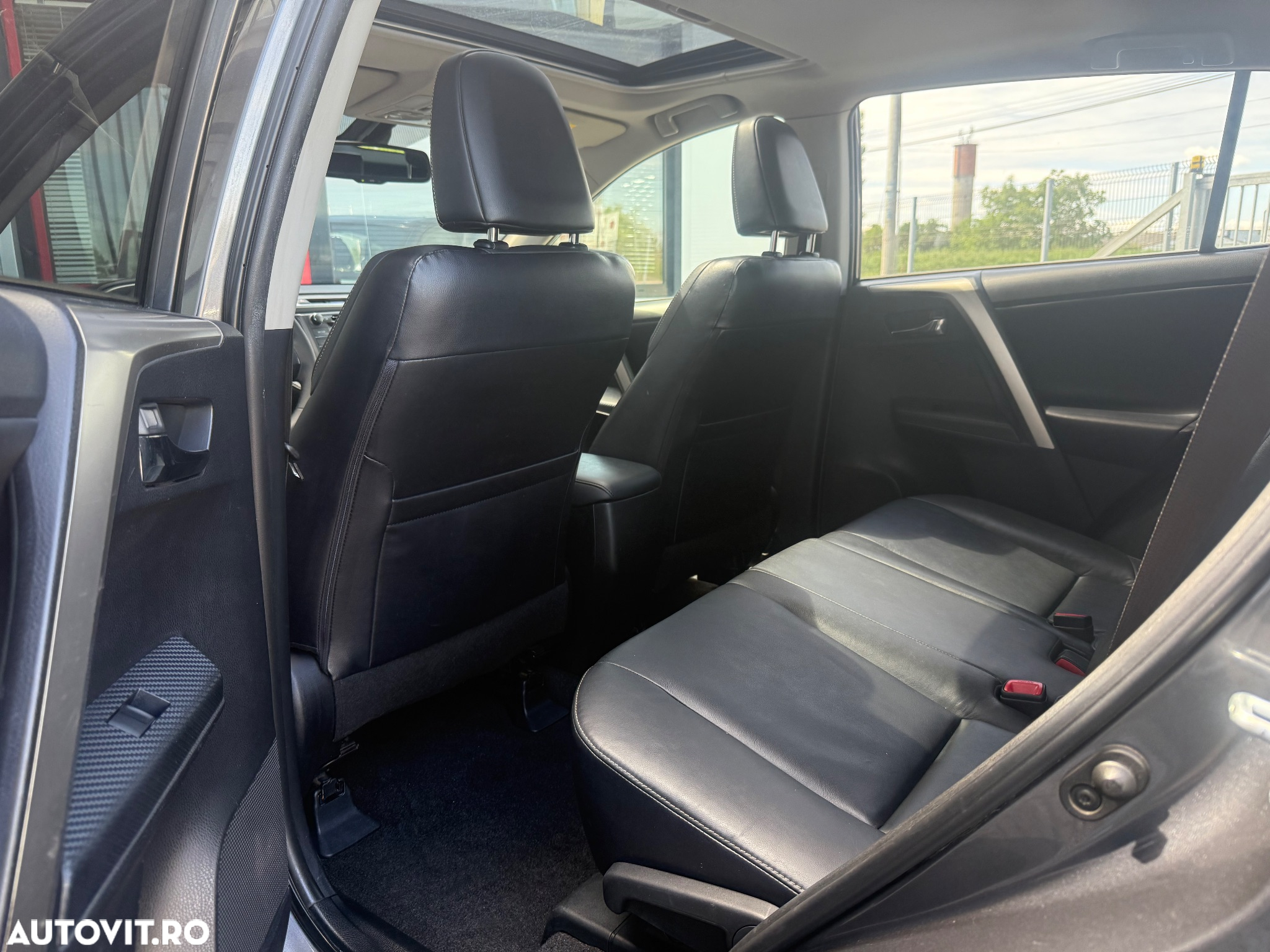 Toyota RAV4 2.2 D-4CAT 4WD Aut Luxury - 19