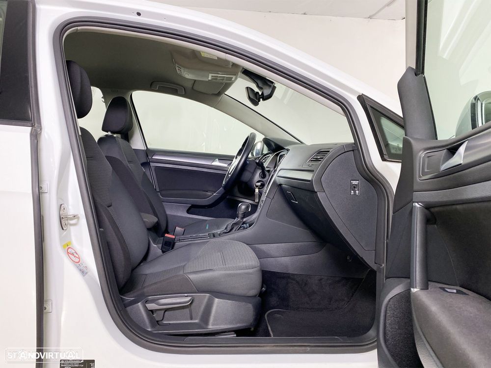 VW e-Golf AC/DC - 17
