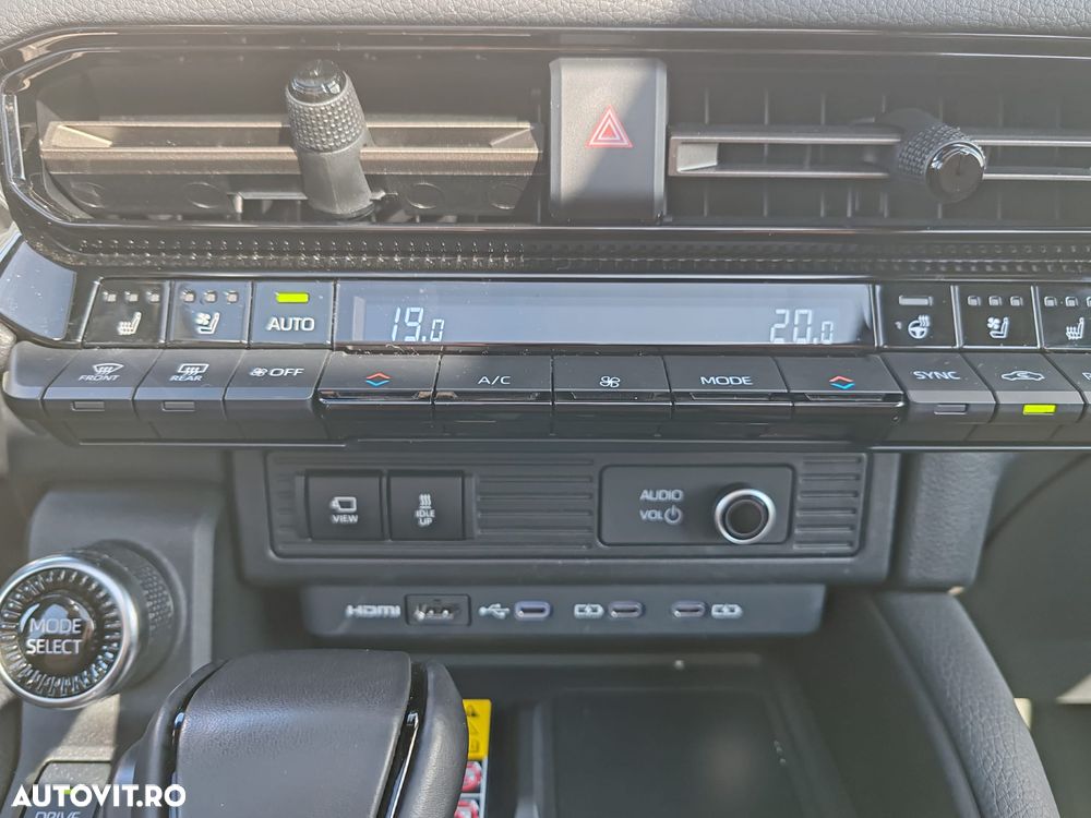 Toyota Land Cruiser - 22