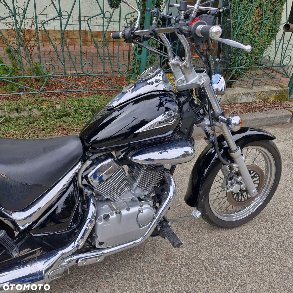 Suzuki Intruder - 4