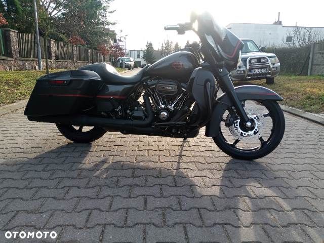 Harley-Davidson CVO Street Glide - 3