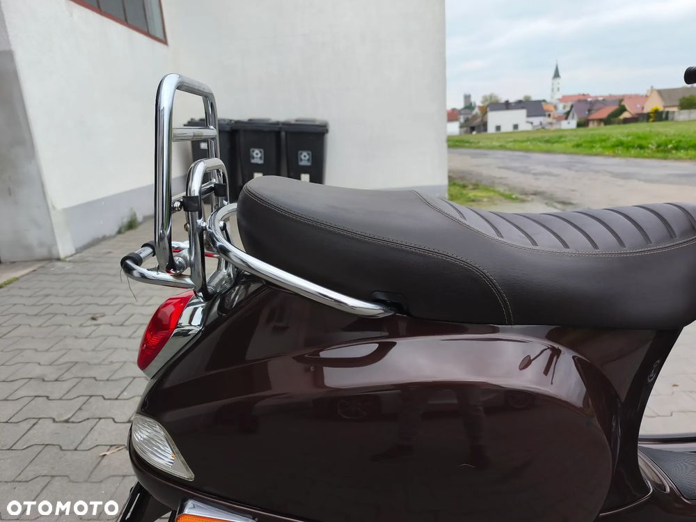 Piaggio Vespa - 22