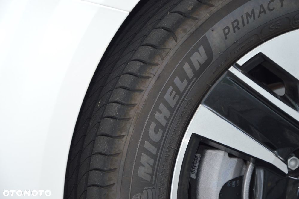 Peugeot 208 PureTech 100 Allure - 18