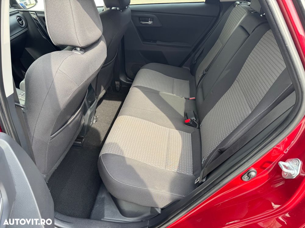 Toyota Auris 1.8 L VVT-i Sol+ - 8