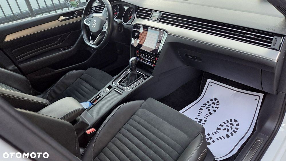 Volkswagen Passat 2.0 TSI Elegance DSG - 20