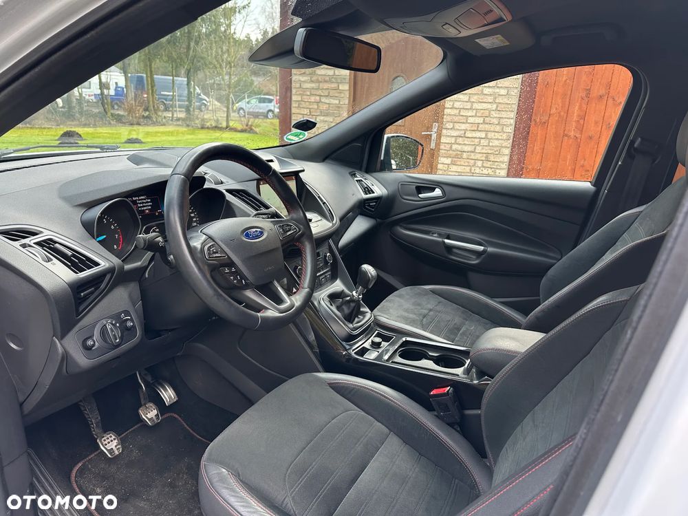 Ford Kuga 1.5 EcoBoost 2x4 ST-Line - 15