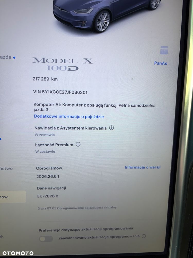 Tesla Model X - 7